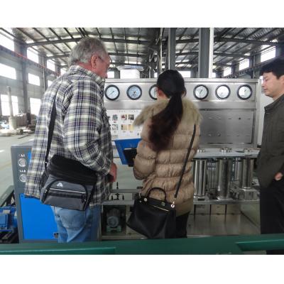 China Multifunctional Liquid Lavender Eucalyptus Leaves Essential Oil Extraction Machine for sale