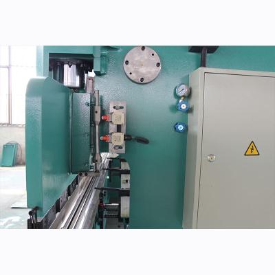 China Machinery Repair Shops 40 Ton Pressure 2000 Meter Iron Plate Press Brake Bending Machine Manuals for sale