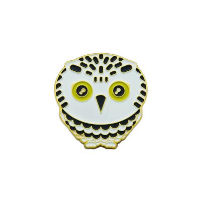 China Custom Die Cut Europe Lovely Low Owl Snow Owl Badge Wholesale Price Button Badge for sale