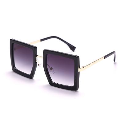 China Comfort Fashion Square Sunglasses Men And Women Trend All-match Sunglasses European And American Popular Retro Glasses for sale