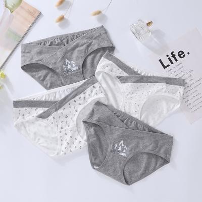 China Antibacterial 4 Pieces Per Set Women Cotton Low Waist Front CROSS-CRISS Pregnancy Panties Under Bump Postpartum Maternity Brief Briefs for sale