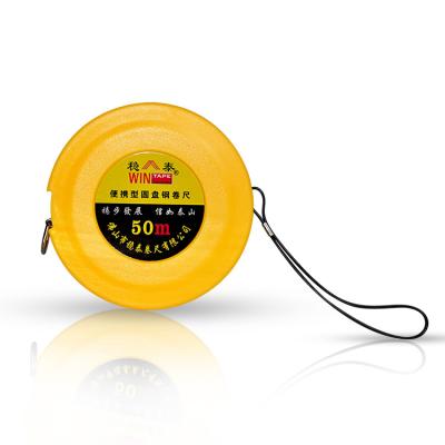 Китай Wintape 50m 165ft Surveyor Metal Measuring Tape With Ergonomically Rewinding Handle For Construction продается