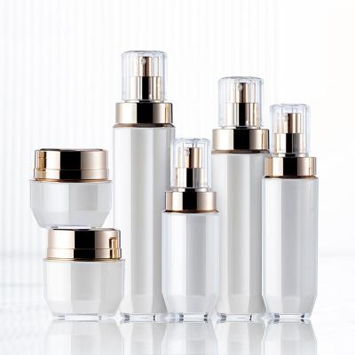 China Fuyun Cosmetic Luxury Acrylic Shampoo Bottles And Jars Plastic Packaging Pet Spray Bottle For Cosmetics for sale