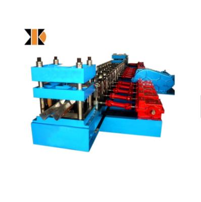 Cina Building Material Shops Traffic Safety Barriers Machine Road Barrier Roll Forming Machine With Punch in vendita