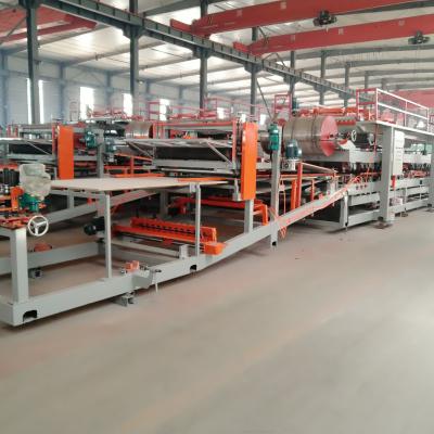 China Hotels Composite Sandwich Panel Machine Plate Roll Forming Machine en venta