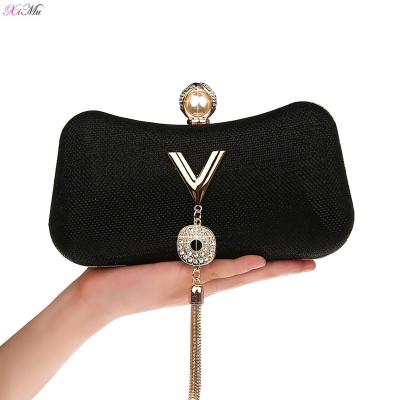 China Luxury Clutch Bags Women Shining Pearl Luxury Cross Purse Evening Clutch Bag Tassel Clutch Bag - Body With Chain Strap for sale