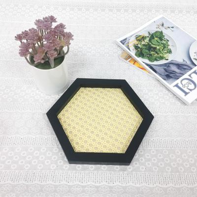 China Sustainable Hexagon Tray Home Decoration Tableware Fruit Dish Rattan Tray for sale