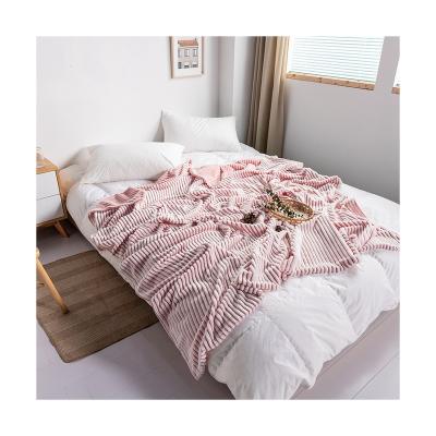 China Skin-friendly High Quality Durable Using Various Design 100% Polyester Bandage Baby Blanket Personal Home Blanket for sale