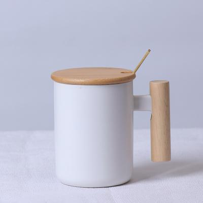 China Sustainable Nordic Wood Handle Mug Coffee Milk Mug Holiday Water Mug Ceramic Gift Customize Logo for sale