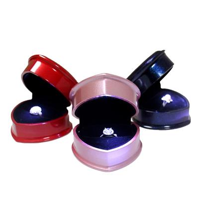 China Led Jewelry Gift Box FSD Custom Color Led Ring Box Jewelry Box Heart Shaped Gift Box for sale