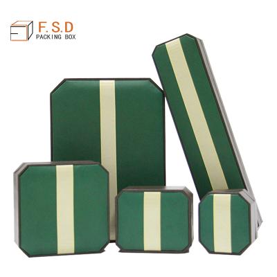 China Luxury Classic Brown Green Foldable Plastic Necklace Fashion Necklace Earring Customized Packaging Gift Box for sale