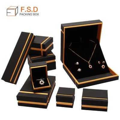 China Handmade Latest Design Free Sample Custom Gift Packaging Box for sale