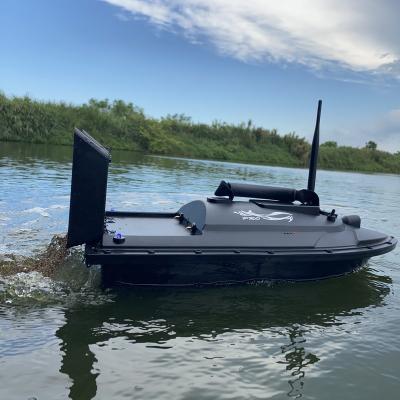 China Wholesale Bait Loading Boat V500 Camouflage Electronic Remote Control Feeding Hook Fish Finder Bait Boat for sale