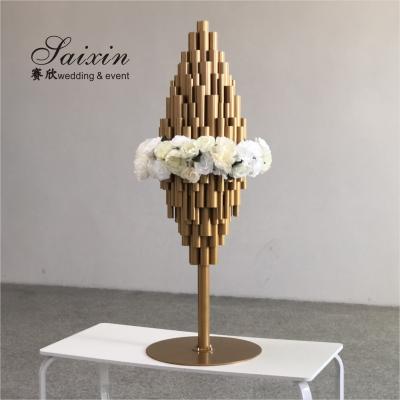 China Luxury New Gold Metal Pole Stand For Wedding Centerpieces for sale