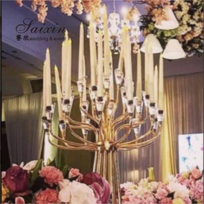 中国 ZT-440 Hot sell wedding table decoration 25 arms big gold metal candelabra 販売のため