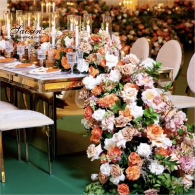 China Wedding Decoration Supplies Custom Color Silk Wedding Floral Table Runner Sweetheart Table Artificial Flowers Te koop