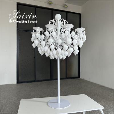 China Gorgeous Wedding Decorative White Chandelier Candelabra For Centerpieces for sale