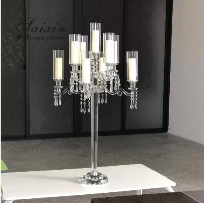 China Un magnífico candelabro de cristal para un evento formal. en venta