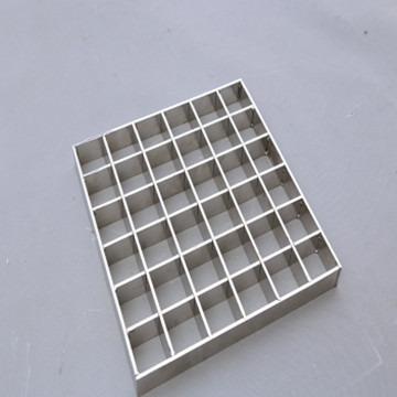 China Industrial Galvanized Steel Grating 32 x 5mm Hot Dipped Single Bar Grating Flat Bar and Twisted Bar for sale