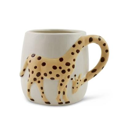 China Sustainable Ceramic Embossed Animal Mug 16OZ Customized Mug 3D Wholesale Dolomite Embossed Giraffe Coffee Mug for sale