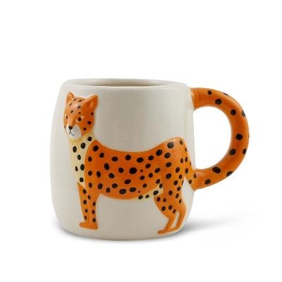 China Customized Wholesale Creative Animal Ceramic Leopard Embossed Coffee Mug Viable Handpainting Leopard 3D Mug for sale