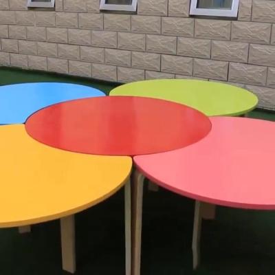 China Kindergarten Modern Solid Wood Colorful Kids School Desks And Chairs Kids Study Desk And Chair Set Projector Kids Drawing Table for sale