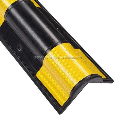 China Traditional 3.5kg Shangcheng Anti-collision Rubber Corner Guards With Yellow Reflective Strip for sale