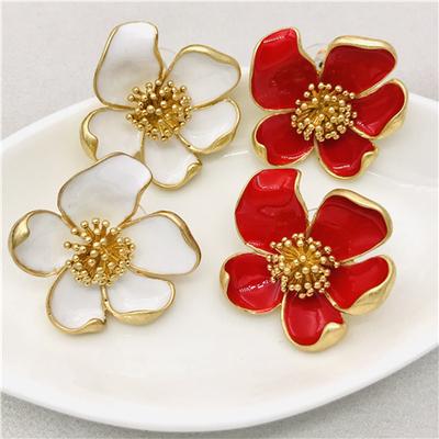 China FASHIONABLE classic superior feeling of European and American ornaments do old enamel flower chandelier stud earrings for sale