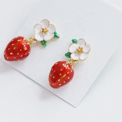 China CLASSIC European and American simple fashion accessories enamel luster flower strawberry earring necklace set for sale