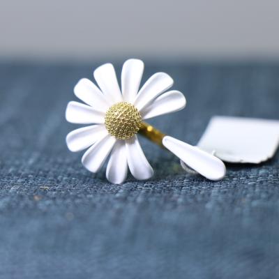 China BOHEMIA plant is overflowing for the open ring of new beautiful disc summer foreign trade daisy flowers fresh white temperament adjustable for sale