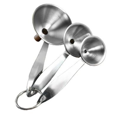 China Sustainable Food Grade Kitchen Cooking Tools Stainless Steel Oil Funnel Set With Strainer for sale