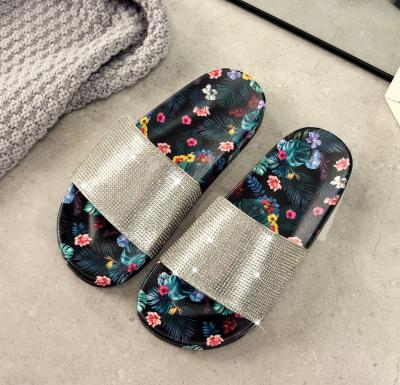 China Light Weight 2021 Wholesale Price Summer Girls Slippers Fashion Flip Flops Shoes Indoor Slippers Summer Bedroom Slippers For Women for sale