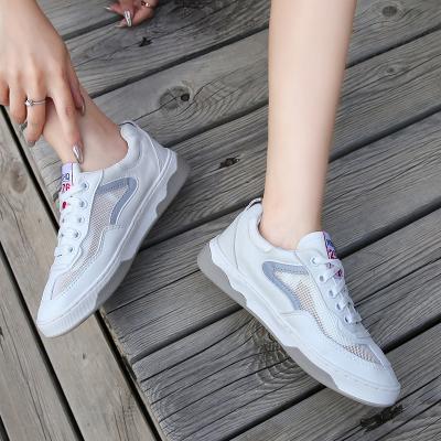 China Newest Style Fashion Trend Women's Shoes Wholesale Price Student Big Size Breathable Casual Shoes Sneaker Style Walking Shoes for sale