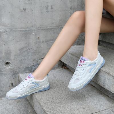 China 2021 New Design Light Weight Wholesale Price Women Shoes White Sneaker Skateboard Style White Sports Shoes For Women Ladies for sale