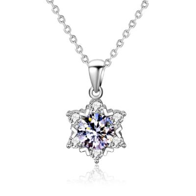 China Moissanite Romantic Silver Snowflake Pendant Necklace 925 Jewelry for sale