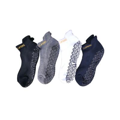 China QUICK DRY Customized Ankle Cotton Sport Anti Slip Grip Yoga Socks for sale