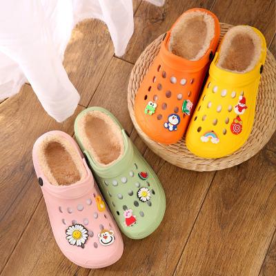 China 2022 Hot Selling Indoor Slippers Children's Shoes Light Weight Children Clogs Baby Sandals Slippers Garden Shoes for sale