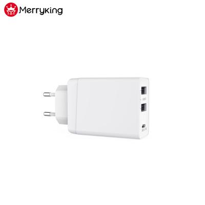 China Mobile Phone Travel Multifunctional Charger USB Fast Charger and 18W PD Charger for Phones Tablets Laptop for sale