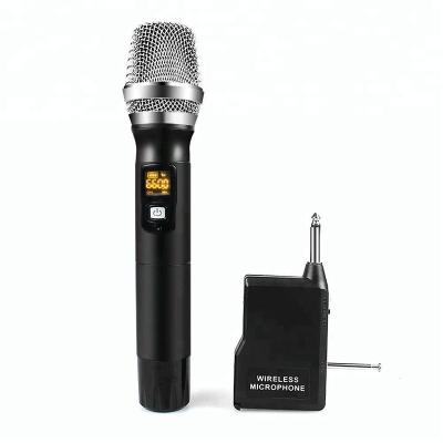 China Handheld Microphone MAONO Dynamic Wireless Microphone 48 Channels UHF Bus Wireless Microphone for sale