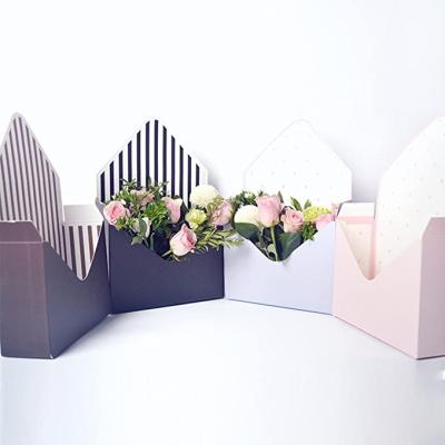 China Recycled Materials Wrap Paper Boxes Florist Bouquet Packaging Gift Box Flower Box for sale