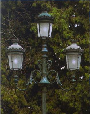 China Garden Light / Solar Garden Lighting Pole Light / Garden Light for sale