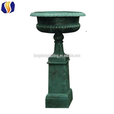 China Classic British Antique Public Garden Cast Iron Planters and Urns for sale