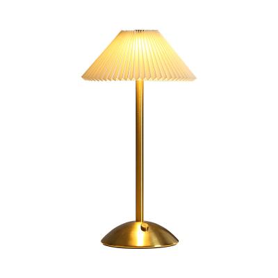 China Modern Hot selling fashion umbrella shade metal table lamp dimmable usb charging desk beside lamp for sale