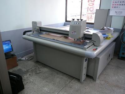 China Grey Board Chip Board Cardboard Box Knife Cutting Machine Sampling Production for sale