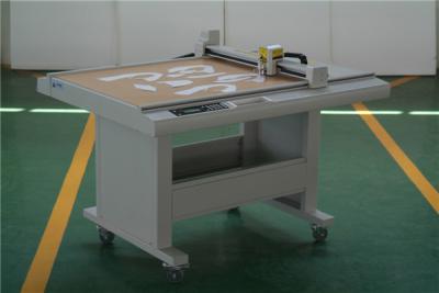 China High Precision Graphic Vehicle Wrap Banner Sticker Cutting Plotter for sale