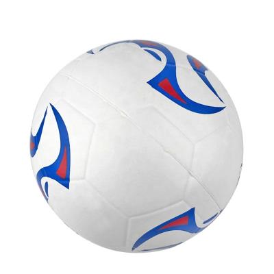 Cina Indoor Or Outdoor Factory Supplied Outdoor Rubber Grain Soccer For Outdoor Toys in vendita