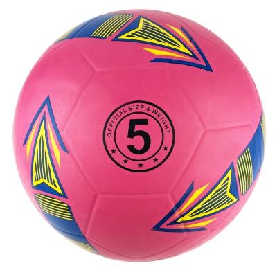 Κίνα Indoor Or Outdoor Cheap New Color Rubber Soccer Ball For Kids Gift προς πώληση