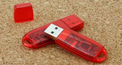 China Full Color Printing Cap Plastic USB Flash Drive With 128MB - 64GB for sale