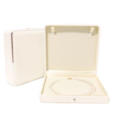 China PU Recommended Pearl Material Luxury Necklace Box Large White PU Jewelry Packaging Box for sale