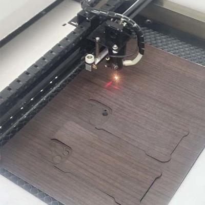 China Gewarmde glazen schermbeschermingsfilm Die Intelligente schermbeschermer Laser Cutter Snijmachine Voor Mobiele Telefoon Te koop